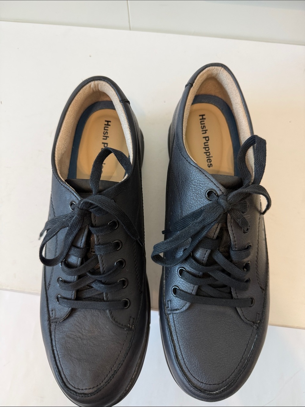 Hush Puppies women’s Black Leather Casual Lace-Up Sneakers